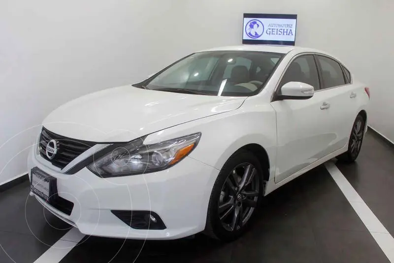 Foto Nissan Altima Advance usado (2018) color Blanco financiado en mensualidades(enganche $73,800 mensualidades desde $8,267)