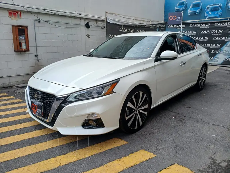 Foto Nissan Altima Exclusive Turbo usado (2022) color Blanco precio $450,000