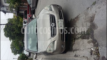 foto Nissan Altima SE 3.5L V6 usado (2003) color Bronce precio $53,000