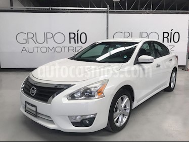 foto Nissan Altima Sense usado (2013) color Blanco precio $145,000