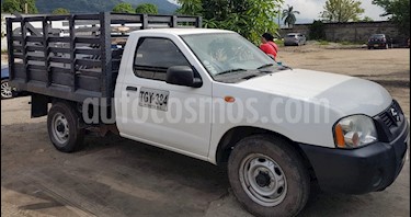 foto Nissan Frontier NP300 2.4L 4x2 usado (2012) color Blanco precio $38.000.000