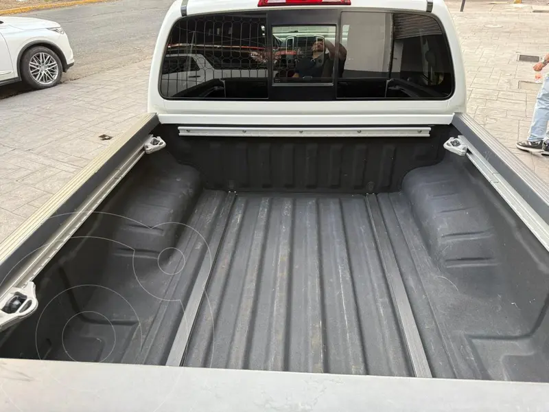 nissan frontier-pro-4x-v6