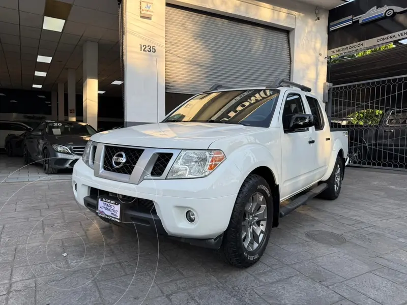 Foto Nissan Frontier Pro-4X V6 4x4 usado (2020) color Blanco precio $415,000