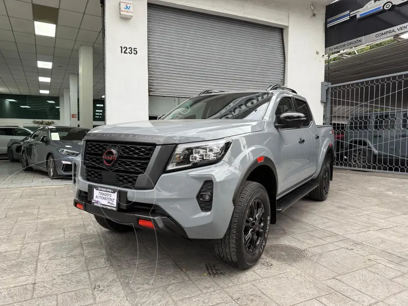 Foto Nissan Frontier  Pro 4X 4x4 Aut usado (2023) color Gris precio $609,000