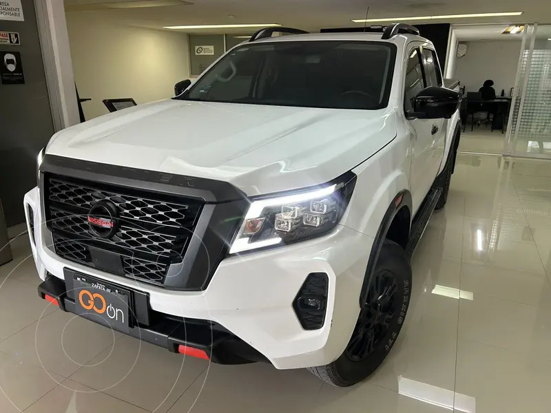 Foto Nissan Frontier  Pro 4X 4x4 Aut usado (2022) color Blanco financiado en mensualidades(enganche $155,325 mensualidades desde $11,878)