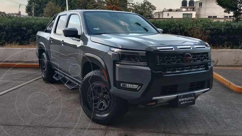 Foto Nissan Frontier  Pro 4X 4x4 Aut usado (2025) color Gris financiado en mensualidades(enganche $203,102 mensualidades desde $23,370)