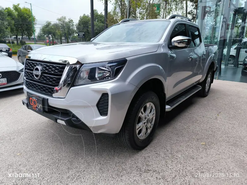 Foto Nissan Frontier LE usado (2023) color plateado financiado en mensualidades(enganche $138,975 mensualidades desde $10,627)