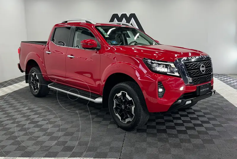 Foto Nissan Frontier  LE Aut Platinum usado (2023) color Rojo precio $529,999