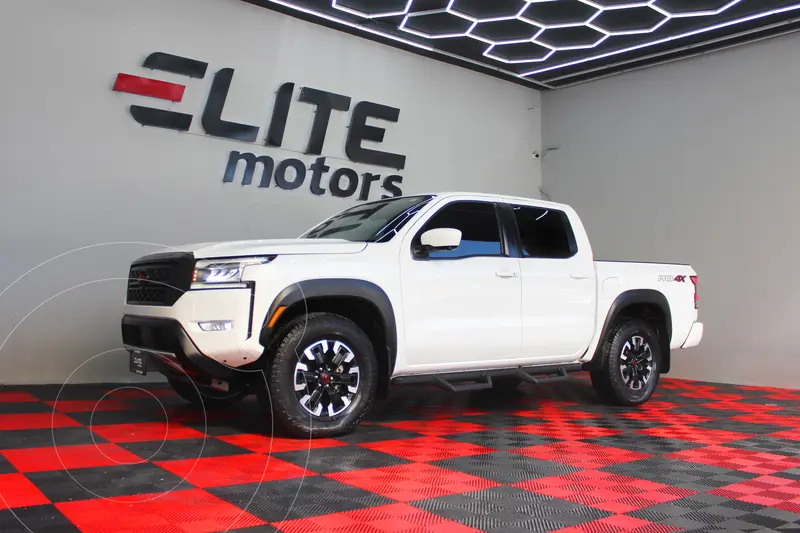 Foto Nissan Frontier  Pro 4X 4x4 Aut usado (2023) color Blanco precio $779,900