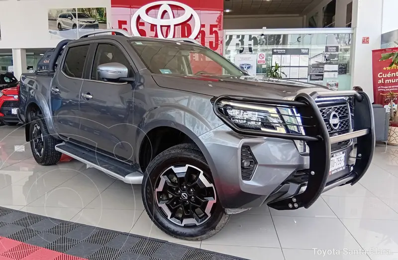 Foto Nissan Frontier  LE Aut Platinum usado (2023) color plateado precio $575,000