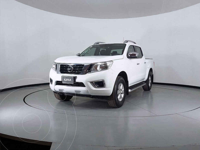 Foto Nissan Frontier  LE 2.4L usado (2019) color Blanco precio $463,999