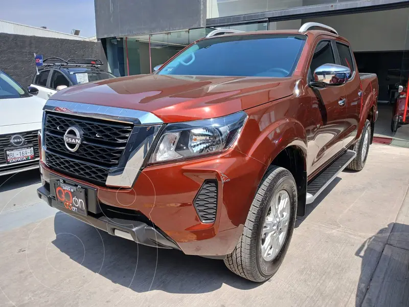 Foto Nissan Frontier  LE Aut usado (2024) color Naranja financiado en mensualidades(enganche $147,150 mensualidades desde $11,252)