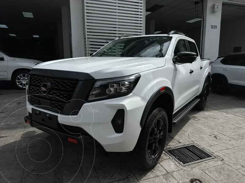 Foto Nissan Frontier  Pro 4X 4x4 Aut usado (2024) color Blanco precio $674,900