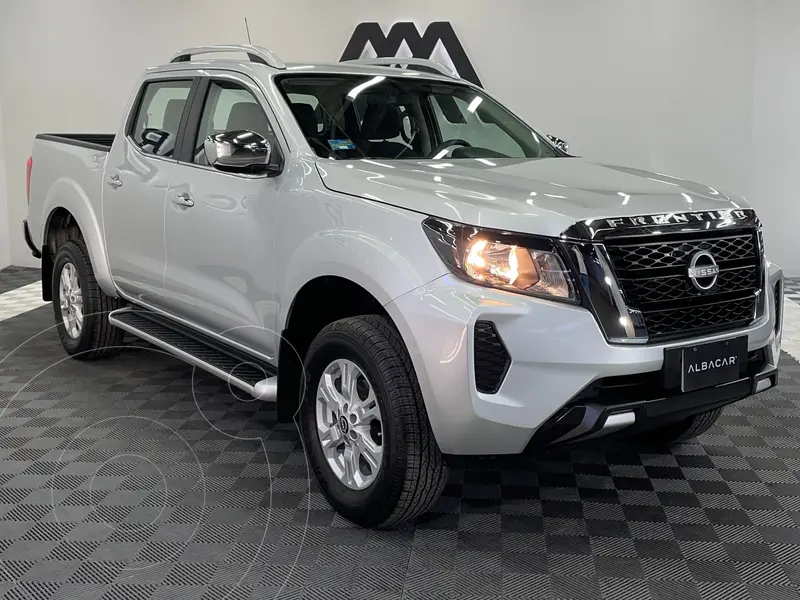 Foto Nissan Frontier  LE Aut usado (2023) color plateado precio $549,999