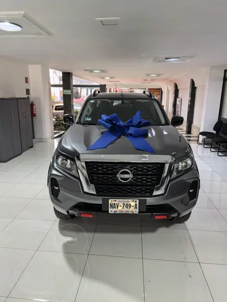 Foto Nissan Frontier LE usado (2024) color Gris Oxford precio $535,000