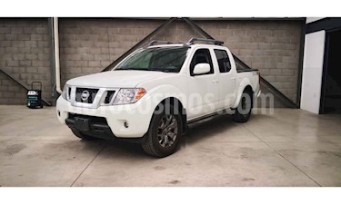 foto Nissan Frontier Pro-4X 4x4 V6 usado (2017) color Blanco precio $376,000