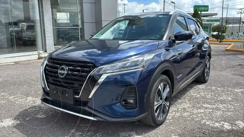 Foto Nissan Kicks E-Power Platinum usado (2024) color Azul financiado en mensualidades(enganche $90,720 mensualidades desde $9,897)