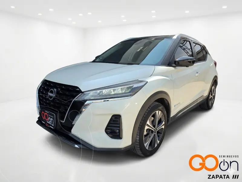 Foto Nissan Kicks E-Power Platinum usado (2024) color NIS K BLANCO BITONO precio $425,000