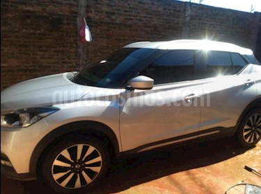 Foto venta Auto usado Nissan Kicks Advance CVT (2017) color Gris Claro precio $620.000