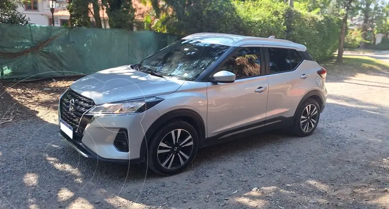 Foto Nissan Kicks Advance CVT usado (2022) color Gris Plata  financiado en cuotas(anticipo $8.500.000 cuotas desde $645.000)
