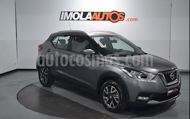 Nissan Kicks Sense usado (2018) color Gris Ceniza precio $990.000