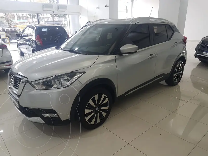 Foto Nissan Kicks Advance CVT usado (2018) color Gris precio $12.800.000