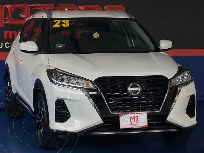 Foto Nissan Kicks Advance usado (2023) color Blanco financiado en mensualidades(enganche $62,560)