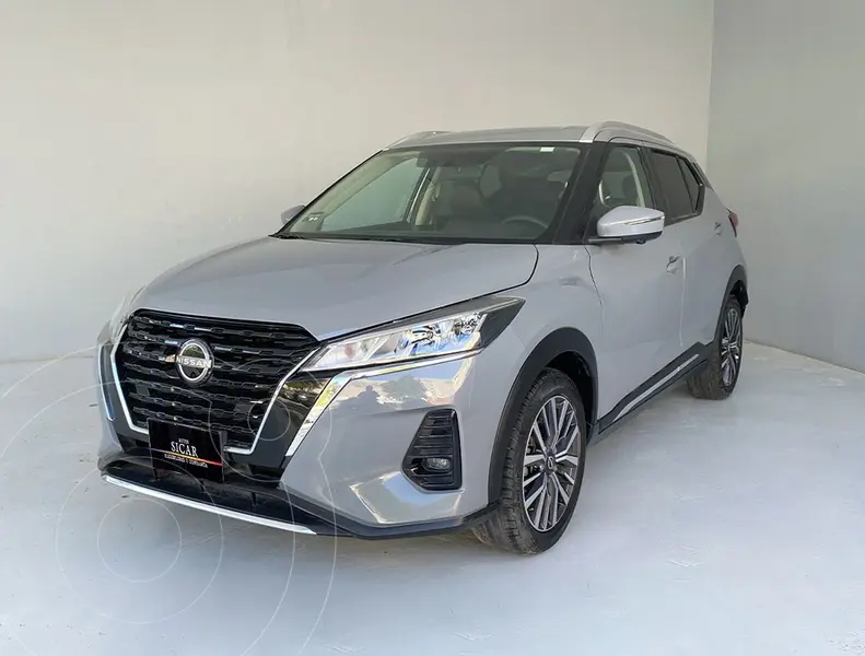 Foto Nissan Kicks Exclusive Aut usado (2024) color Gris Oscuro precio $349,000