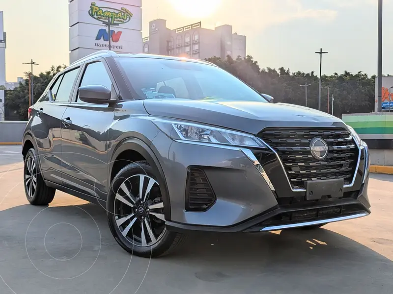Foto Nissan Kicks Advance usado (2023) color Gris financiado en mensualidades(enganche $125,316 mensualidades desde $5,384)