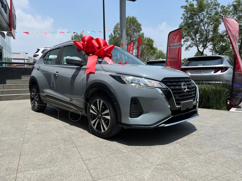 Foto Nissan Kicks Advance usado (2023) color Gris precio $317,000