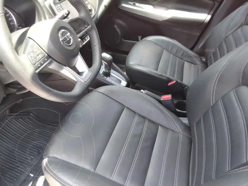 Foto Nissan Kicks Bitono Aut usado (2018) color Blanco financiado en mensualidades(enganche $47,040 mensualidades desde $5,132)