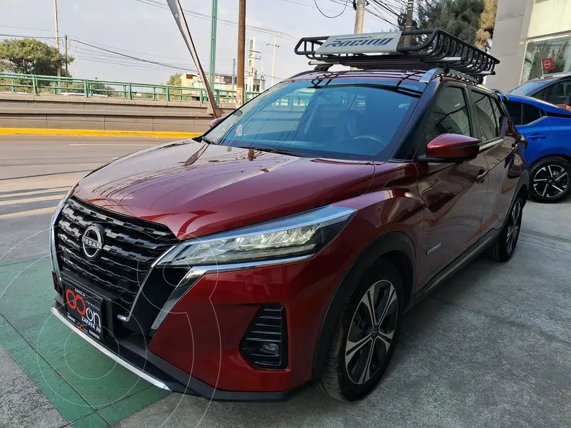 Foto Nissan Kicks Exclusive Aut usado (2023) color Rojo financiado en mensualidades(enganche $110,362 mensualidades desde $8,439)