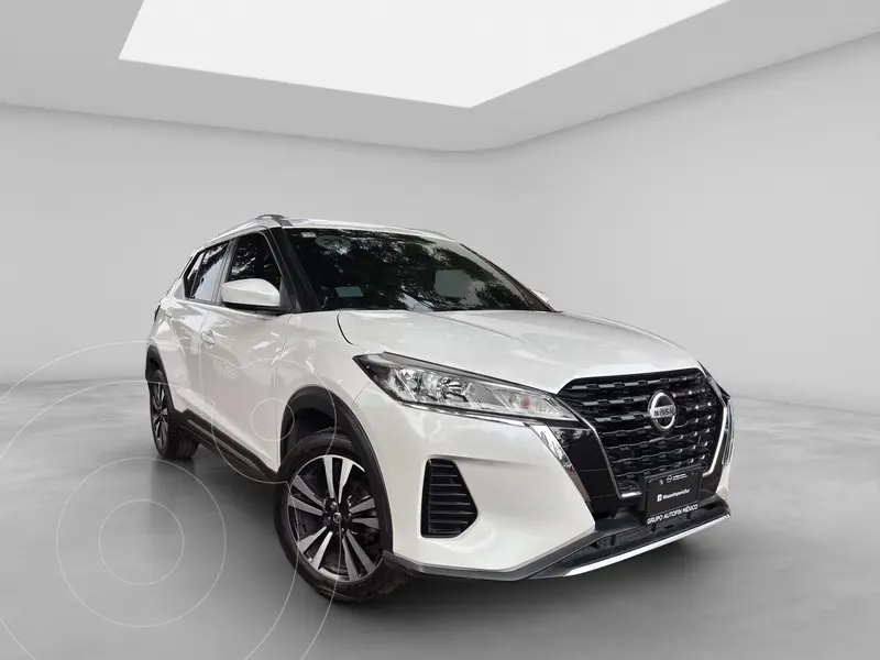 Foto Nissan Kicks Advance usado (2021) color Blanco precio $268,000