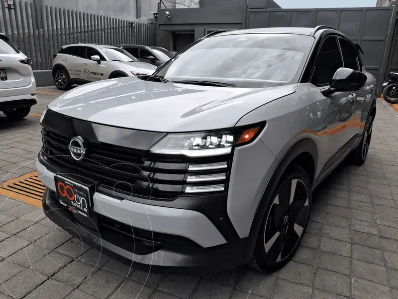 Foto Nissan Kicks Platinum usado (2025) color NIS AZUL ACERO BITONO financiado en mensualidades(enganche $160,775 mensualidades desde $12,294)