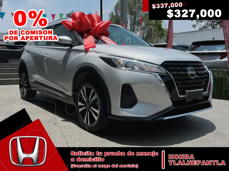 Nissan Kicks Advance usado (2023) color plateado precio $327,000