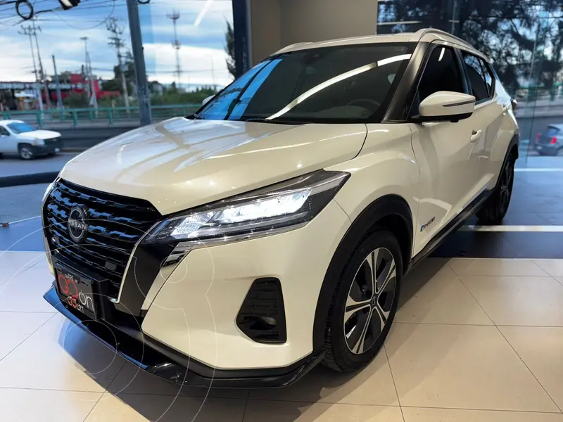 Foto Nissan Kicks Platinum usado (2025) color Blanco financiado en mensualidades(enganche $147,150 mensualidades desde $11,252)