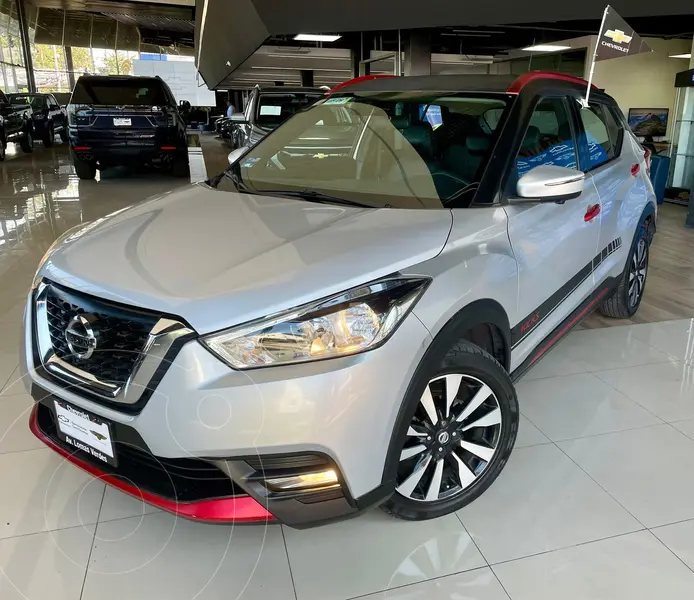 Foto Nissan Kicks Exclusive Aut usado (2017) color Plata financiado en mensualidades(enganche $64,975 mensualidades desde $8,638)