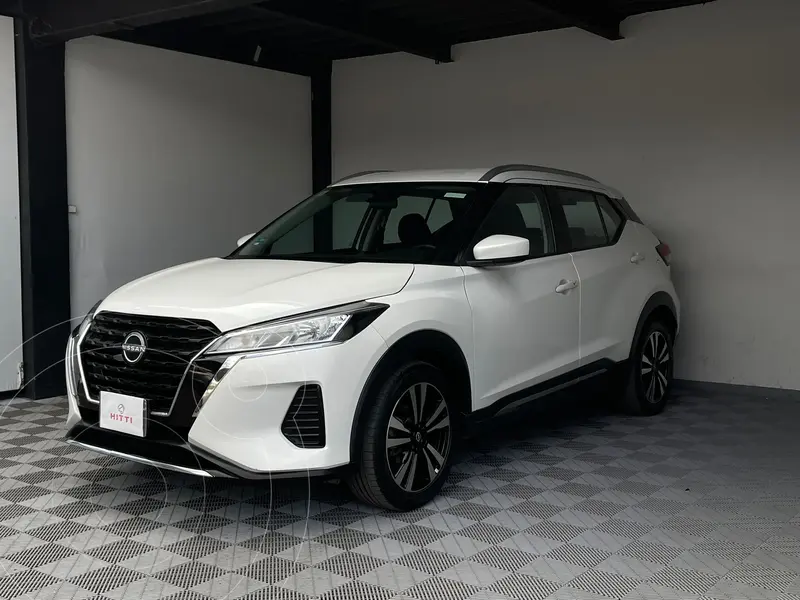 Foto Nissan Kicks Advance usado (2023) color Blanco precio $325,000