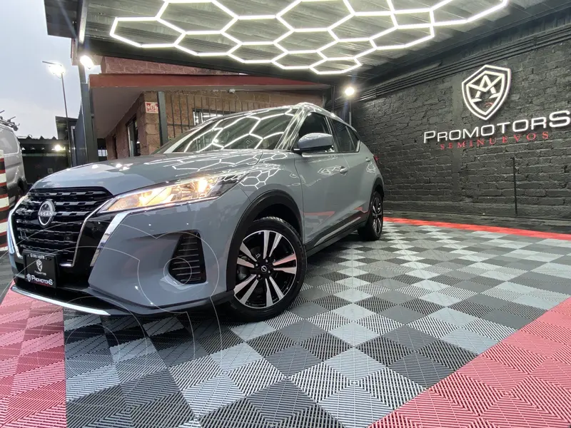 Foto Nissan Kicks Advance Aut usado (2022) color Gris precio $299,900