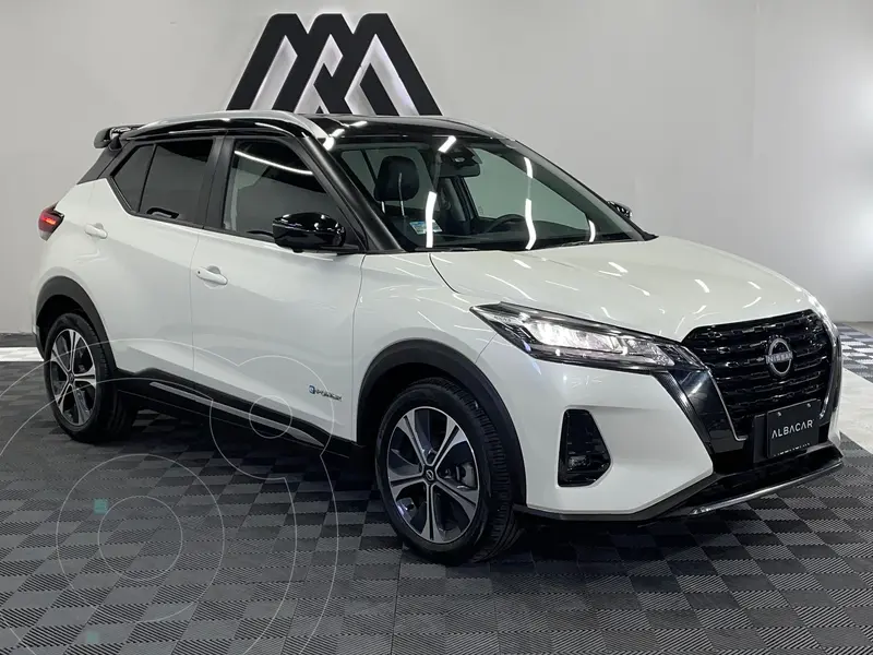 Foto Nissan Kicks Platinum Aut usado (2024) color Blanco precio $489,999