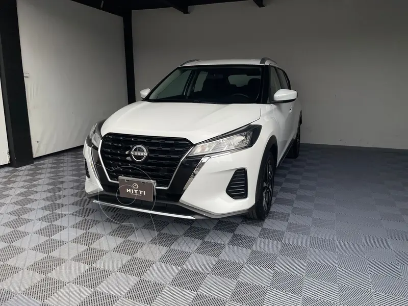 Foto Nissan Kicks Advance usado (2023) color Blanco precio $329,000