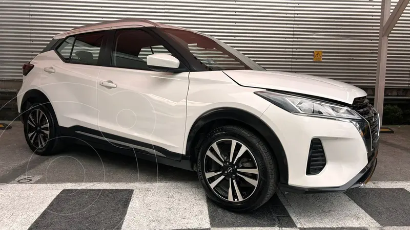 Foto Nissan Kicks Advance usado (2023) color Blanco precio $310,000