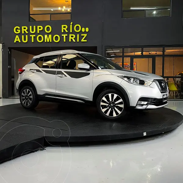 Foto Nissan Kicks Advance Aut usado (2017) color plateado precio $215,000