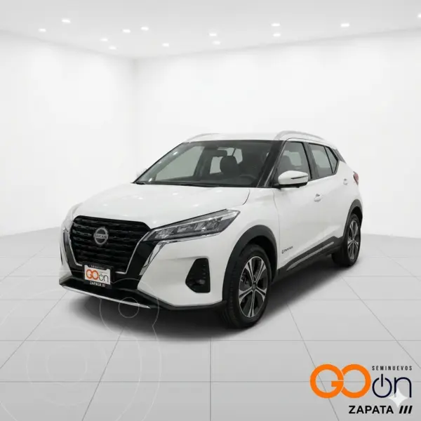 Foto Nissan Kicks e-power PLATINUM usado (2025) color NISQABBLANCO SATINADO precio $460,000