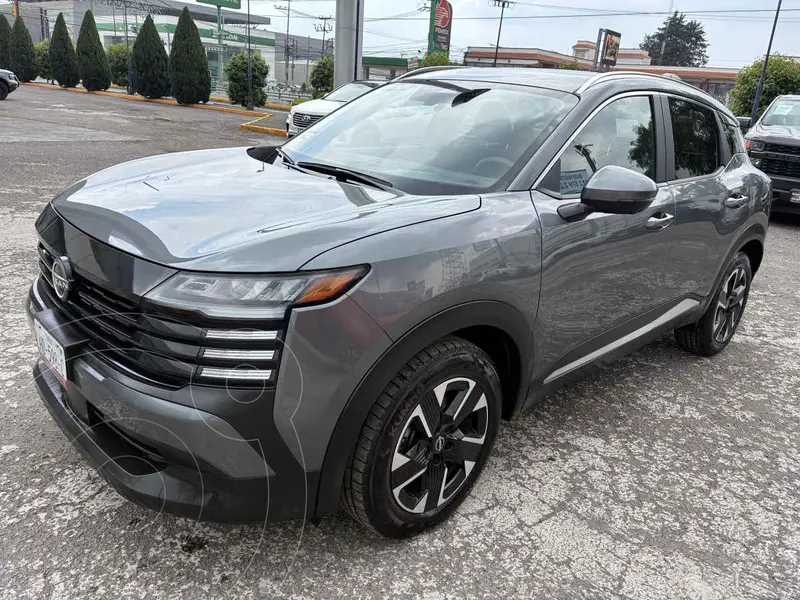 Foto Nissan Kicks Advance usado (2025) color Gris financiado en mensualidades(enganche $82,656 mensualidades desde $9,018)
