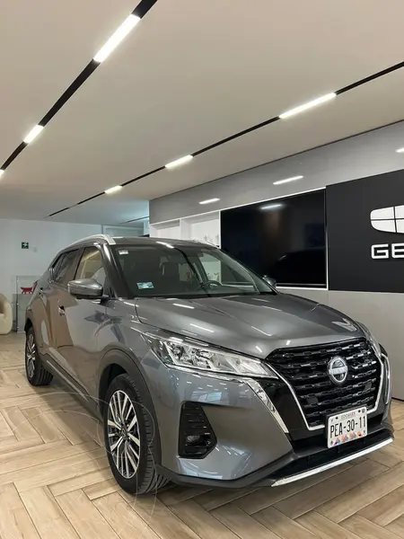 Foto Nissan Kicks Exclusive Aut usado (2023) color Gris Oscuro financiado en mensualidades(enganche $158,798 mensualidades desde $6,681)