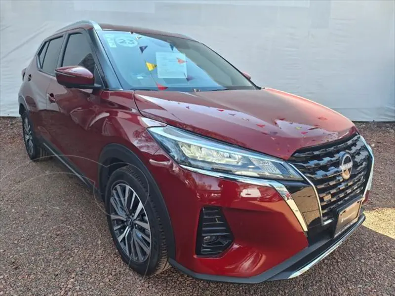 Foto Nissan Kicks Platinum Bi-tono Aut usado (2023) color Rojo precio $369,900
