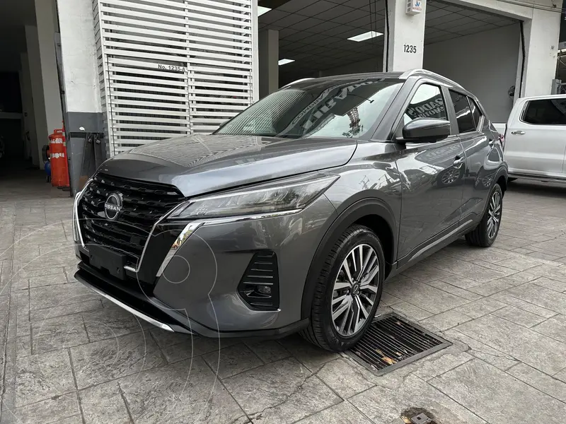 Foto Nissan Kicks Platinum Aut usado (2023) color Gris financiado en mensualidades(enganche $80,000 mensualidades desde $11,104)
