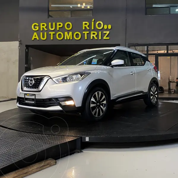 Foto Nissan Kicks Advance Aut usado (2018) color plateado precio $253,000