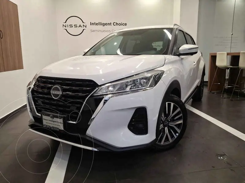 Foto Nissan Kicks Exclusive Aut usado (2023) color Blanco financiado en mensualidades(enganche $86,900 mensualidades desde $8,573)